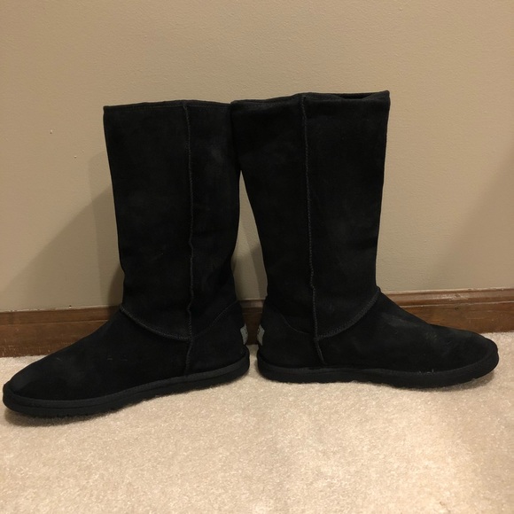 SOLD****UGG Black LoPro Boots, Sz 8 - Picture 6 of 8